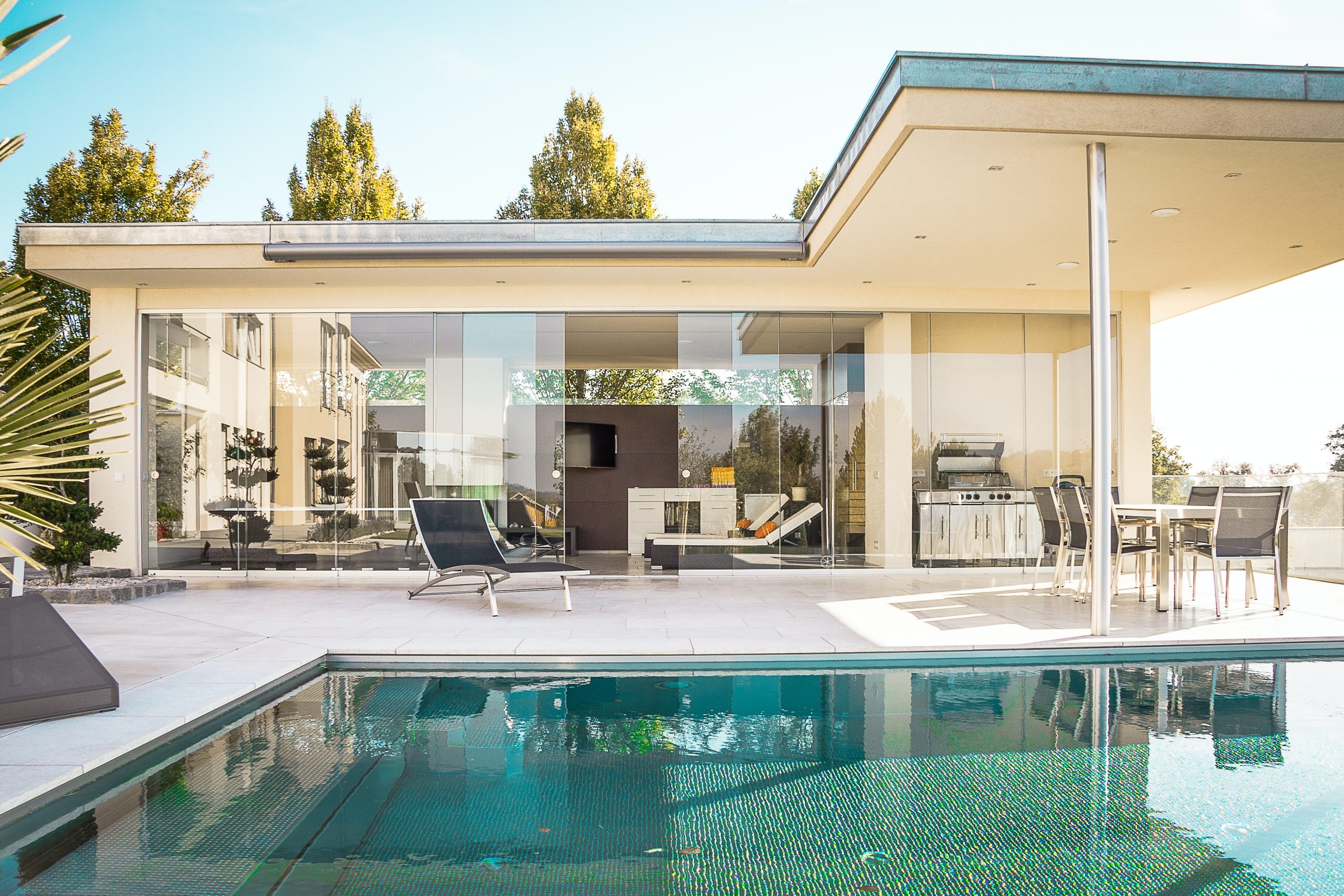 Villa contemporaine avec piscine dans le Var estimée par Harper Home expert immobilier Carces